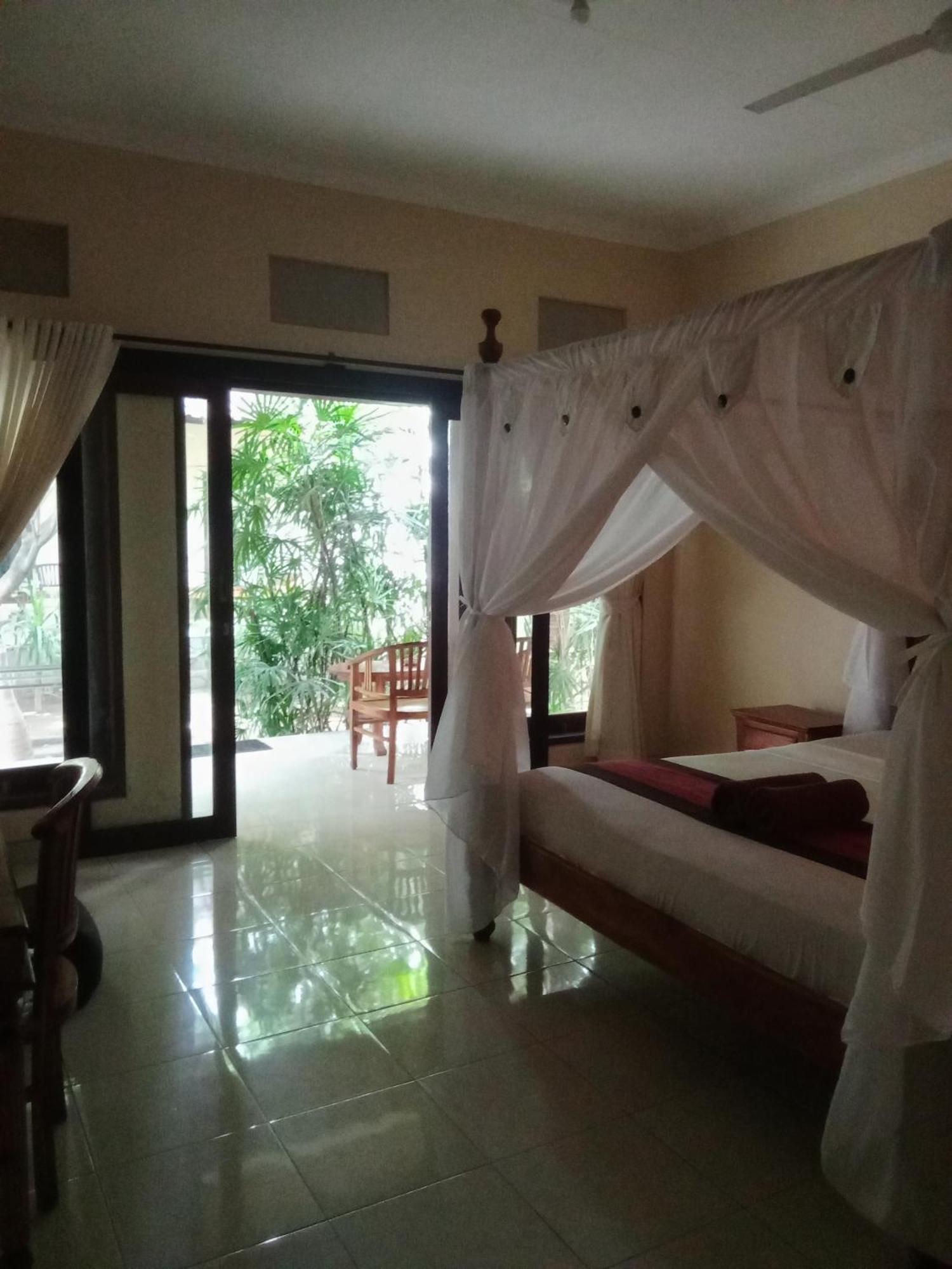 Pondok Aldi Hostel Amed Exteriér fotografie