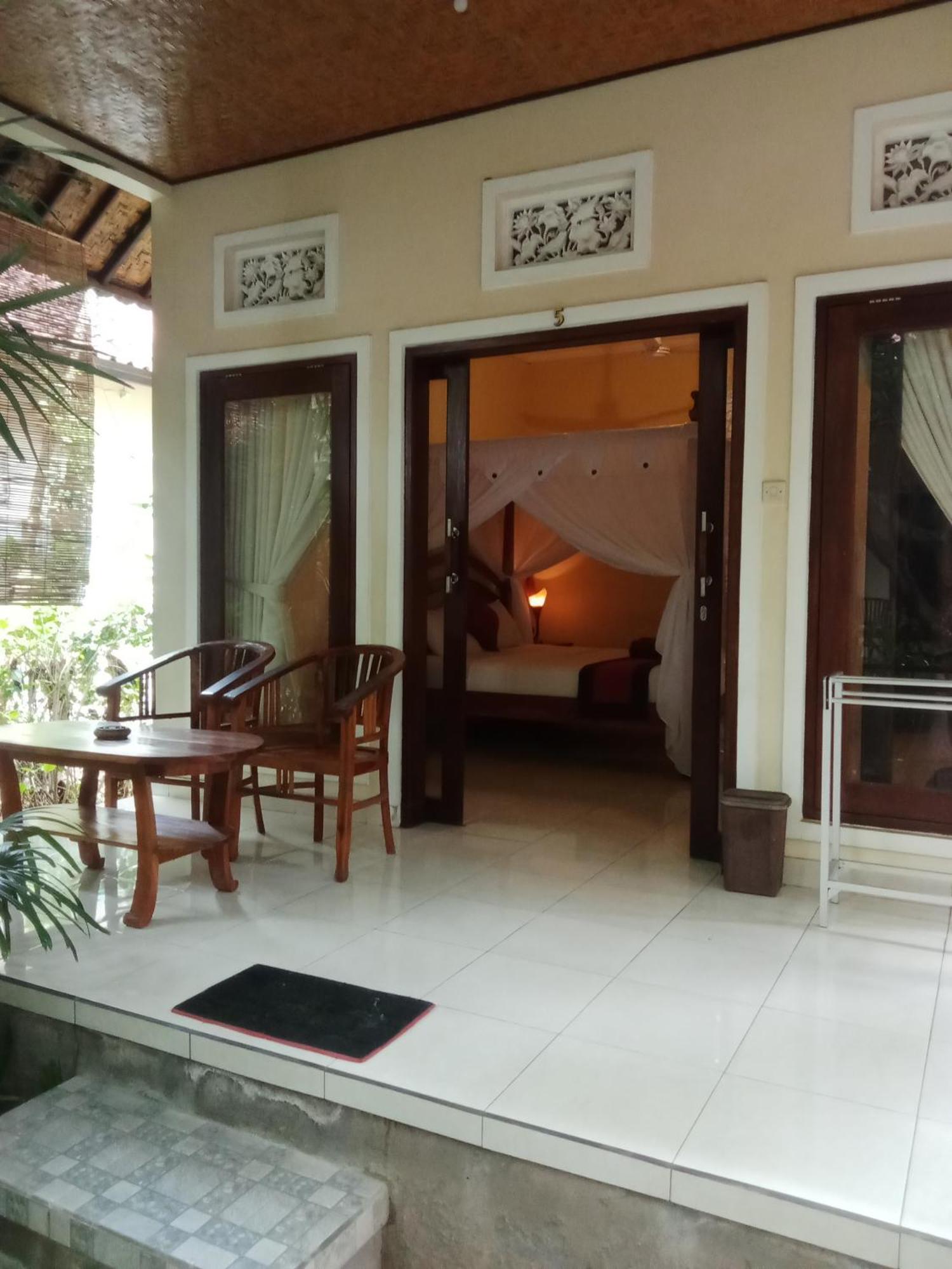 Pondok Aldi Hostel Amed Exteriér fotografie